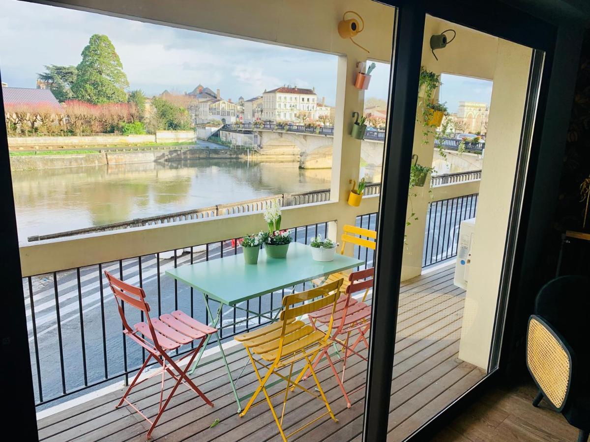 "Au Fil De La Charente" - Coeur De Saintes - Wifi Clim - Classe 4 Etoiles - 4 Pers Esterno foto